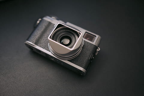 pilka skaitmeninė kamera, elektronika, Fotografas, laikrodis, fotografija, objektyvas, fuji, kvadratinis gaubtas, minimalus, tapetai, įtaisą, minimalistinis, pavara, retro, derliaus, dirbti, kamera, sąranka, produkto šaudymas, x100, fujifilm, fotoaparatas - fotografijos įranga, technologijos, vienas objektas, studija, fotografijos temos, Iš arti, patalpose, juodas fonas, nėra žmonių, retro stiliaus, natiurmortas, pilkas fonas, objektyvas - optinis prietaisas, fotografijos įranga, juoda spalva, Iškirpti, nostalgija, kopijavimo vietos, SLR kamera, namų vaizdo kamera, 4K, CC0, Viešasis domenas, nemokamai