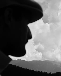das Gesicht des Mannes, Natur, Wetter, Wolke, draußen, Himmel, Kumulus, Barcelona, Spanien, carrer de coïmbra, Kleidung, bekleidung, Silhouette, Hut, Person, Mensch, Deckel, Baseball Kappe, Ohr, Rauch, Sonne, Kopfschuss, eine Person, wolke - himmel, echte Menschen, Porträt, Tag, Lebensstile, Freizeitbeschäftigung, Männer, Berg, Erwachsene, Nahansicht, suchen, Seitenansicht, menschliches Gesicht, Betrachtung, Profilansicht, 4K, CC0, gemeinfrei, lizenzfrei