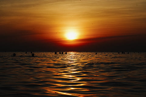 corpo, agua, dourado, hora, retroiluminado, de praia, alvorecer, céu dramático, tarde, horizonte, panorama, leve, natureza, oceano, pessoas, reflexão, cênico, mar, vista do mar, silhueta, céu, Dom, por do sol, ondas, scenics - natureza, beleza na natureza, beira-mar, cor laranja, tranquilidade, cena tranquila, horizonte sobre a água, idílico, luz solar, ondulado, ao ar livre, ninguém, brilhante, 4K, CC0, domínio público, royalty free