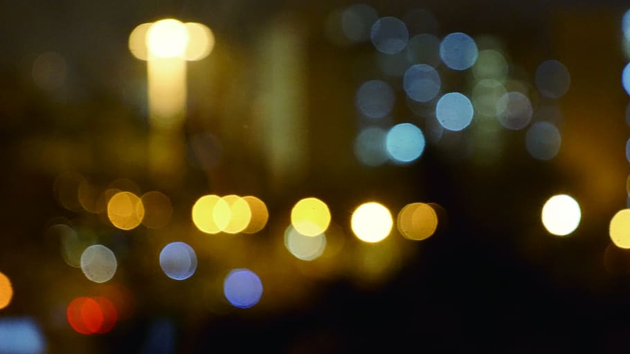 il·luminació, flamarada, llum, faro, a l'aire lliure, naturalesa, mà, vida nocturna, vianants, carretera, diwali, vigília, asfalt, Camí, passarel·la, de la mà, beure, begudes, edifici, defocated, il·luminat, nit, resum, equips d’il·luminació, cercle, llum - fenomen natural, brillant, cap gent, llum del carrer, carrer, forma geomètrica, fons, patró, forma, color vibrant, tacat, efecte texturat, llum elèctrica, flare de la lent, lluminós, projecció, 5K