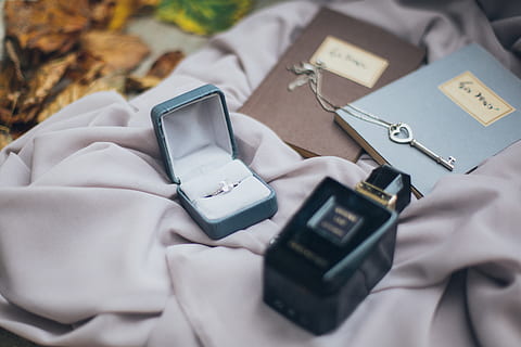 ring, box, jewellery, jewelry, key, necklace, wireless technology, mobile phone, technology, communication, connection, portable information device, smart phone, telephone, one person, time, high angle view, human body part, day, wristwatch, hand, human hand, portability, screen, watch, selective focus, outdoors, 5K, CC0, public domain, royalty free