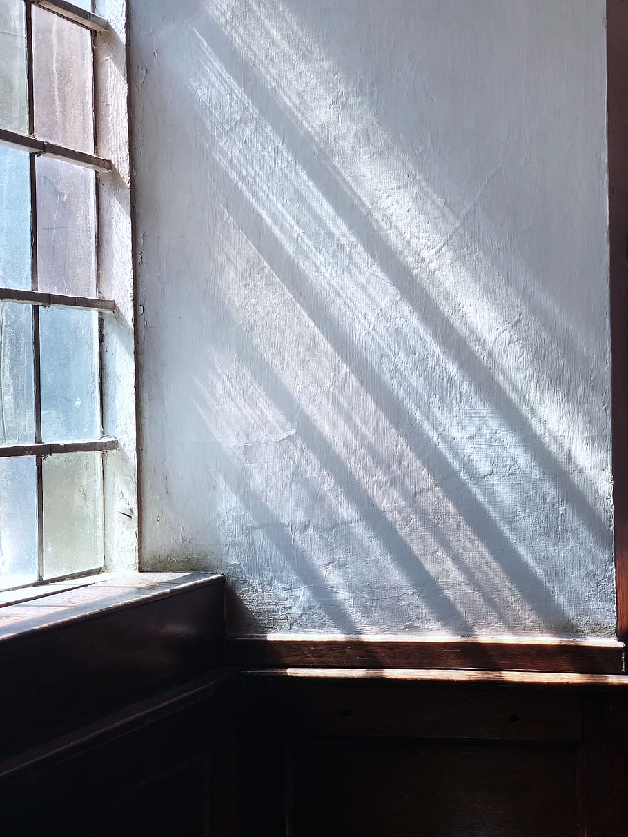 i raggi del sole, streaming, finestra, luce, Home decor, tenda, ombra della finestra, parete, colore, sottile, ombra, morbido, costruzione, alloggiamento, mattone, urbano, cittadina, alto aumento, città, Chiesa, in casa, nessuno, giorno, luce del sole, Colore bianco, caratteristica della parete, natura, assenza, architettura, stanza domestica, tessile, struttura costruita, mobilia, vuoto, bianca, letto, 4K