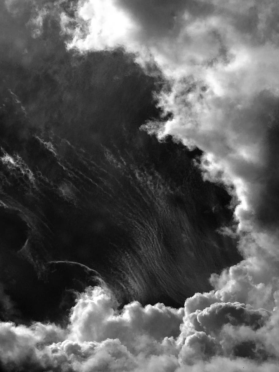skyer, Sky, sort, hvid, sort andamp; amp; amp; hvid, struktur, kontrast, udendørs, himmel, damp, regn, sky - himmel, ingen mennesker, skønhed i naturen, storm, natur, scenics - natur, miljø, cloudscape, lav vinkel visning, dramatisk himmel, storm sky, mørk, tordenvejr, baggrunde, dag, skilt, ro, vind, magt i naturen, ildevarslende, meteorologi, 4K