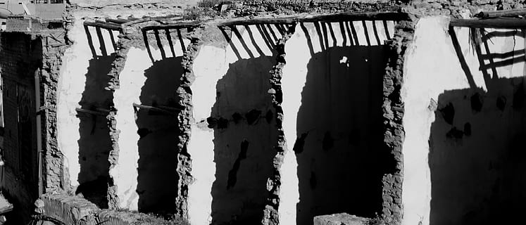marroquí, marrakesh, estructures, construcció, ruïnes, medina, sol, marrakech, ombres, cap gent, estructura construïda, arquitectura, dia, a l'interior, resistent, congelat, espatllat, mal estat, abandonat, temperatura de fred, cargol, naturalesa, gel, edifici, funció de construcció de parets, aixafar, hivern, arruïnat, 2K, CC0, domini públic, lliure de regalies