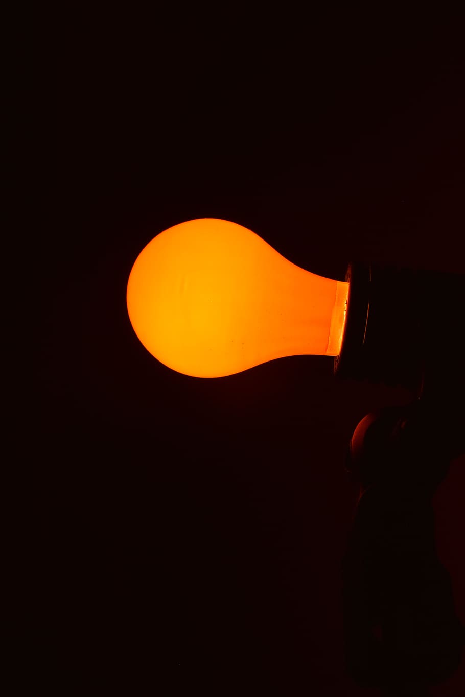encès, taronja, cfl bylb, llum, bombeta, llums, bombetes, flamarada, pantalla de llum, faro, il·luminació, etapa, silueta, torxa, llançament, sòl, mel, menjar, text, cal·ligrafia, escriptura a mà, color taronja, nit, cel, vermell, groc, gent, naturalesa, a l'aire lliure, còpia espai, bellesa a la natura, fons negre, espai, escenics - natura, tranquil·litat, signe, calor - temperatura, fenomen natural, eclipsi, 5K