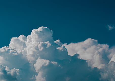 cumulus moln, natur, utomhus, himmel, azurblå himmel, väder, moln, stackmoln, sfär, silhuett, landskap, astronomi, flygplan, transport, flyg, fordon, universum, rymden, yttre rymden, jord, klot, moln - himmel, clouds, skönhet i naturen, scenics - natur, bakgrunder, blå, inget folk, lugn, idyllisk, atmosfär, lugn plats, vit färg, miljö, fluffig, mjukhet, vind, abstrakt, ljus, meteorologi, 4K, CC0, offentligt domän, royaltyfria