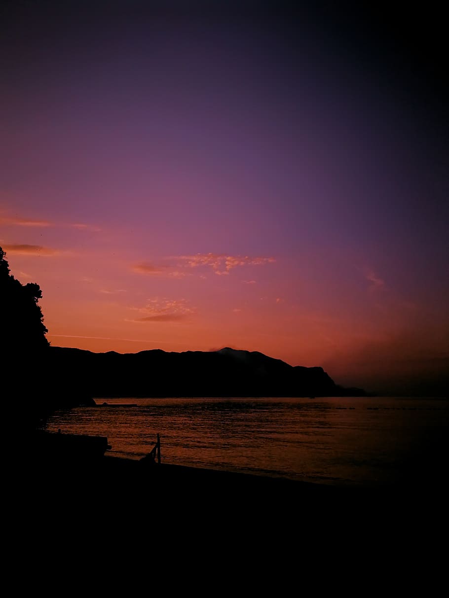 Foto, strand, daggry, skyer, miljø, idyllisk, natur, ocean, Oceanshore, Oceanside, fredelig, landskab, naturskøn, hav, marinemaleri, kysten, havet, kyst, himmel, solopgang, solnedgang, rolig, vand, silhuet, skønhed i naturen, scenics - natur, rolig scene, ro, sky - himmel, bjerg, orange farve, jord, ingen mennesker, ikke-urbane scene, udendørs, romantisk himmel, 5K