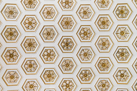 marró, blanc, flor artística, patró, sostre, edifici, arquitectura, or, decoració, UK, chatsworth, tesselització, Reial, hexàgon, passat de moda, ornamentat, resum, flor, fons, il·lustració, cultures, motiu floral, sense costures, símbol, vell, cultura indígena, estil retro, textura, 5K, CC0, domini públic, lliure de regalies