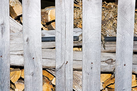 fundal, bord, maro, culoare, birou, exterior, material, model, scândură, stare brută, probă, structura, suprafaţă, textură, texturată, lemn, de lemn, lemn - material, cadru complet, nici o persoana, grămadă, zi, fundaluri, grup mare de obiecte, industrie, a închide, în aer liber, abundenţă, cherestea, palet, arhitectură, despădurire, depozit, 4K, CC0, domeniu public, fără drepturi de autor