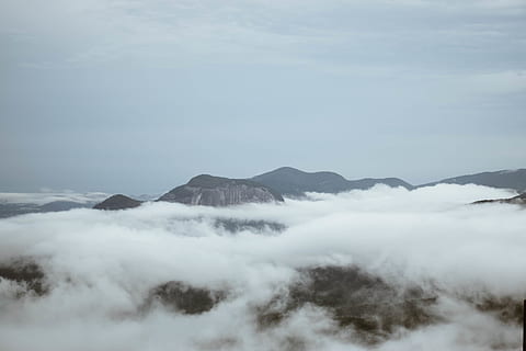 muntanya amb núvols, Alps, a l'aire lliure, naturalesa, muntanya, Greenville, Estats Units, temps, boira, blau, Serra, cresta, altiplà, núvol - cel, cel, bellesa a la natura, escenics - natura, escena tranquil·la, tranquil·litat, cap gent, escena no urbana, dia, idíl·lic, majestuós, medi ambient, cobertura, hivern, cim de muntanya, muntanya nevada, 5K, CC0, domini públic, lliure de regalies