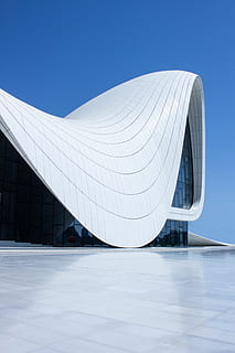 strukturel, fotografering, bygning, vindue, afspejling, himmel, flise, arkitektur, moderne, design, minimal, kurve, skyfri himmel, blå himmel, kulturcenter, curf, flyde, arkitekturfotografering, Aserbajdsjan, Baku, konstruktion, ikonisk, bygget struktur, urban scene, bygning udvendig, glas - materiale, forretning, blå, futuristisk, kontorbygning, ingen mennesker, udendørs, facade, by, stål, bybilledet, berømte sted, byggebranchen, 5K, CC0, offentligt domæne, royaltyfrie