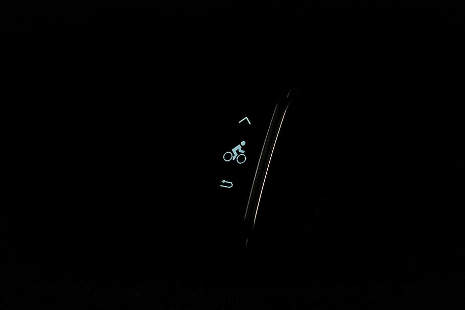 icona, veure, espai exterior, espai, astronomia, univers, aplicació, smartwatch, podòmetre, luxe, tecnologia, futurista, bicicleta, exercici, esport, mantenir-se en forma, text, mòbil, estil, còpia espai, cap gent, a l'interior, fosc, habitació domèstica, fons negre, nombre, nit, control, comunicació, primer pla, tir de l'estudi, pantalla digital, il·luminat, electricitat, habitació fosca, signe, metall, 5K