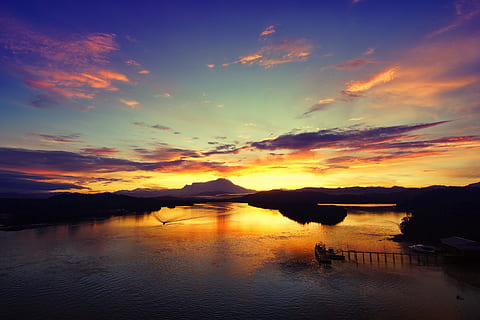 silhouette, montagna, tramonto, Barche, nuvole, buio, cielo drammatico, sera, ora d'oro, paesaggio, natura, riflessi, panoramico, staglia, cielo, acqua, nuvola - cielo, scenics - natura, la tranquillità, bellezza nella natura, riflessione, scena tranquilla, lago, colore arancione, idilliaco, scena non urbana, nave nautica, lungomare, nessuno, all'aperto, 4K, CC0, dominio pubblico, privo di copyright