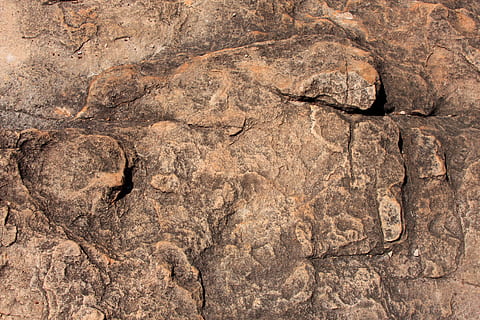 Hintergrund, Stein, Wand, Textur, Struktur, Steinwand, Muster, Mauerwerk, Naturstein, Boden, braun, Natur, Rock, solide, Rock - Objekt, keine Leute, Hintergründe, Fossil, ausgestorben, Nahansicht, Land, Vollbild, Felsformation, Tag, draußen, Geologie, Tierthemen, texturiert, uralt, Tierwelt, Umgebung, 4K, CC0, gemeinfrei, lizenzfrei