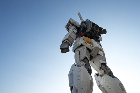 hvit, rød, robot statue, leketøy, robot, gundam statue, japan, tokyo, himmel, statue, tegnefilm, japansk, futuristiske, Watch, Keramikk, porselen, Kunst, Minecraft, stag, skjelv, utendørs, natur, horisont, klar himmel, lav vinkel visning, dag, kopiere plass, ingen folk, sollys, blå, metall, representasjon, militær, menneskelig representasjon, arkitektur, flying, kunst og Håndverk, sikkerhet, 4K, CC0, offentlig domene, opphavsrett gratis