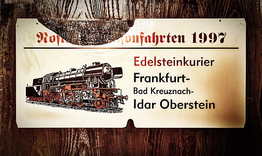 oggetto, deutsche, bahn, treno, carta, testo, sceneggiatura occidentale, comunicazione, nessuno, cartello, musica, in casa, legno - materiale, avvicinamento, cultura artistica e intrattenimento, vecchio, segnale di pericolo, informazione, caratteristica della parete, Marrone, natura morta, strumento musicale, Messaggio, 1080P, CC0, dominio pubblico, privo di copyright