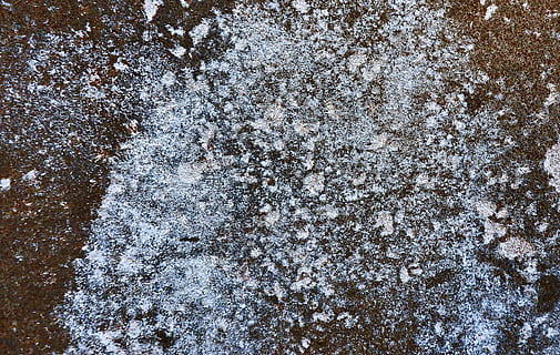 paviment de formigó gris, naturalesa, a l'aire lliure, gel, neu, catifa, paisatge, calamarsa, sòl, gelades, temps, hivern, vista aèria, tempesta, textura, vent de neu, tundra, altiplà, terra, floc de neu, marc complet, fons, temperatura de fred, cap gent, primer pla, Color blanc, dia, patró, arbre, congelat, resum, planta, bellesa a la natura, 2K, CC0, domini públic, lliure de regalies