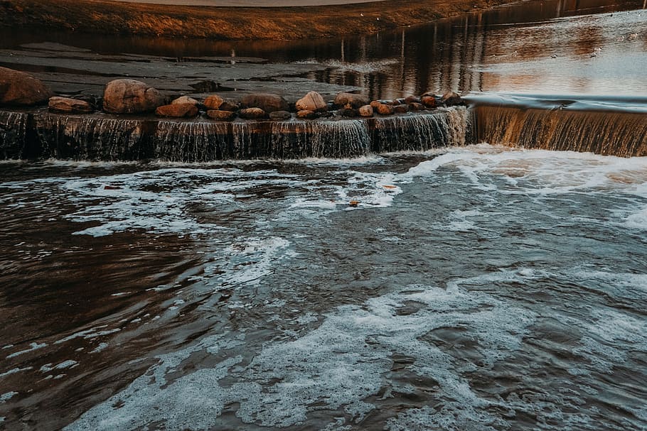 panoramico, vista, fiume, ambiente, flusso, idilliaco, paesaggio, movimento, natura, all'aperto, rapide, rocce, scenario, ruscello, tranquillo, acqua, cascata, acqua corrente, nessuno, lungomare, giorno, roccia, bellezza nella natura, fluente, solido, roccia - oggetto, terra, scenics - natura, architettura, spruzzi, diga, sport acquatico, potere in natura, 4K