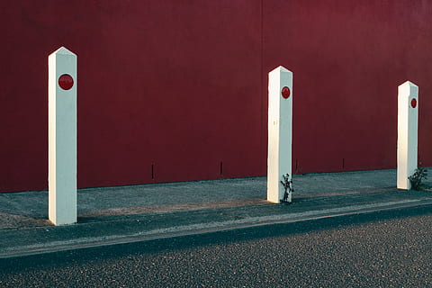 tre, hvid, indlæg, vejsiden, asfalt, melbourne, gade, Fujifilm, Australien, minimal, fuji, stilleben, bordeaux, gelænder, væg, beton, grus, vej, grusvej, gulve, bygning, tårn, skilt, arkitektur, ingen mennesker, sikkerhed, transportmidler, bygget struktur, dag, meddelelse, pullert, vejledning, rød, by, beskyttelse, symbol, indgang, murbygningsfunktion, udendørs, arkitektoniske kolonne, 2K, CC0, offentligt domæne, royaltyfrie