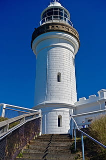 farol, torre, baliza, leve, arquitetura, navegação, marinho, branco, perspectiva, estrutura construída, céu, exterior do edifício, céu limpo, dia, direção, natureza, azul, ninguém, orientação, viagem, destinos de viagem, construção, corrimão, visão de baixo ângulo, protecção, Escadaria, ao ar livre, 5K, CC0, domínio público, royalty free