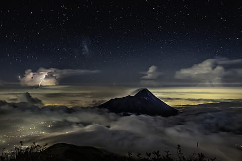 volkan, Merapi, yıldızlı gökyüzü, iddia, fırtına bulutu, şehir Işıkları, Yogyakarta, java, Endonezya, manzaralar - doğa, doğada güzellik, gökyüzü, dağ, sakin sahne, yıldız - uzay, gece, huzur, pastoral, bulut - gökyüzü, kentsel olmayan sahne, uzay, insansız, doğa, çevre, peyzaj, astronomi, star, görkemli, gökada, açık havada, dağ zirvesi, Karla kaplı dağ, Samanyolu, volkanik krater, 2K, CC0, kamu malı, telif ücretsiz