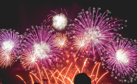 ohňostroj, Příroda, venku, noc, Filipíny, osoba, člověk, pasay, světlo, festival, světelná show, slavnosti, západ slunce, noční fotografie, oslava, po západu slunce, noční, Státní svátek, hořící nebe, událost, umělecká kultura a zábava, pohyb, svítí, vybuchující, řeřavý, vícebarevné, dlouhé expozice, ohňostroj - člověk dělal objekt, rozmazaný pohyb, nebe, nízký úhel pohledu, nikdo, hořící, jiskry, Jasný, prskavka, 2K, CC0, veřejná doména, bez autorských práv