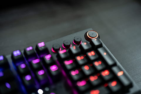 tehnologie, tastatură, LED, volum, buton, clic, negru, Razer, mâner, regla, ușoară, întuneric, curcubeu, Chroma, Control, a închide, mixer de sunet, echipamente de înregistrare a sunetului, selectiv, în interior, industrie, apasa butonul, industria electronică, nici o persoana, echipament audio, panou de control, echipament, vedere în unghi mare, muzică, comunicare, educaţie, un singur obiect, tastatura, Echipament electric, 5K, CC0, domeniu public, fără drepturi de autor