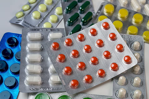 capsules, pill, packed, blisters, large group of objects, high angle view, no people, medicine, dose, indoors, healthcare and medicine, still life, choice, plastic, variation, directly above, blister pack, multi colored, close-up, nutritional supplement, abundance, capsule, container, package, 4K, CC0, public domain, royalty free