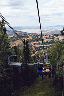bosc, elevació, cabina, utah, parc de la ciutat, verd, turó, muntanya, arbre, a l'aire lliure, ascensor, esquiar, telecadira, cel, manera de transport, transport, núvol - cel, planta, naturalesa, telefèric, paisatge, dia, telefèric aeri, cap gent, vehicle terrestre, medi ambient, terra, arquitectura, cable, 5K, CC0, domini públic, lliure de regalies