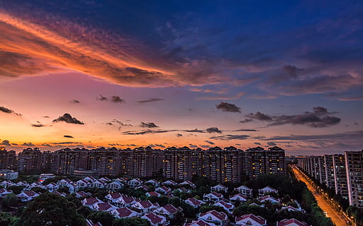 crepuscolo, tramonto, cielo, nuvole, architettura, struttura costruita, nuvola - cielo, esterno dell'edificio, natura, città, bellezza nella natura, colore arancione, paesaggio urbano, costruzione, nessuno, pianta, all'aperto, quartiere residenziale, edificio per uffici esterno, illuminato, cielo drammatico, scenics - natura, grattacielo, viola, cielo romantico, 5K, CC0, dominio pubblico, privo di copyright