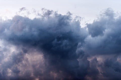 grå skyer, natur, vejr, udendørs, himmel, Sky, storm, tordenvejr, cumulus, baggrund, tapet, lyn, fritids aktiviteter, eventyr, sfære, bygning, boliger, condo, kontorbygning, azurblå himmel, landskab, sky - himmel, storm sky, miljø, cloudscape, skønhed i naturen, overskyet, dramatisk himmel, vind, mørk, scenics - natur, ingen mennesker, baggrunde, meteorologi, våd, regn, klima, magt i naturen, ildevarslende, skybrud, 4K, CC0, offentligt domæne, royaltyfrie