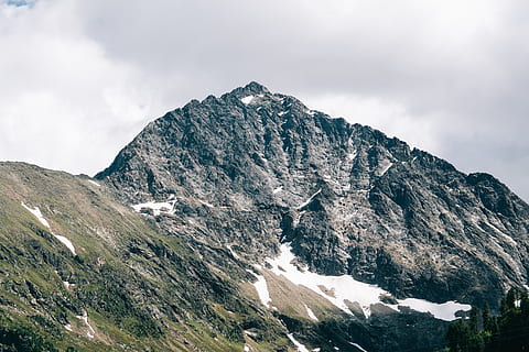 grau, Grün, Berg, Höhe, Wolken, kalt, Tageslicht, Gletscher, Gras, hoch, Eis, Landschaft, Gipfel, Gebirge, Berge, Natur, Naturfotografie, Felsen, szenisch, Schnee, Schönheit in der Natur, wolke - himmel, Szenen - Natur, Himmel, kalte Temperatur, Winter, Ruhe, ruhige Szene, Nicht-städtische Szene, Rock, Tag, Umgebung, idyllisch, keine Leute, draußen, schneebedeckter Berg, Formation, Angebot, 5K, CC0, gemeinfrei, lizenzfrei