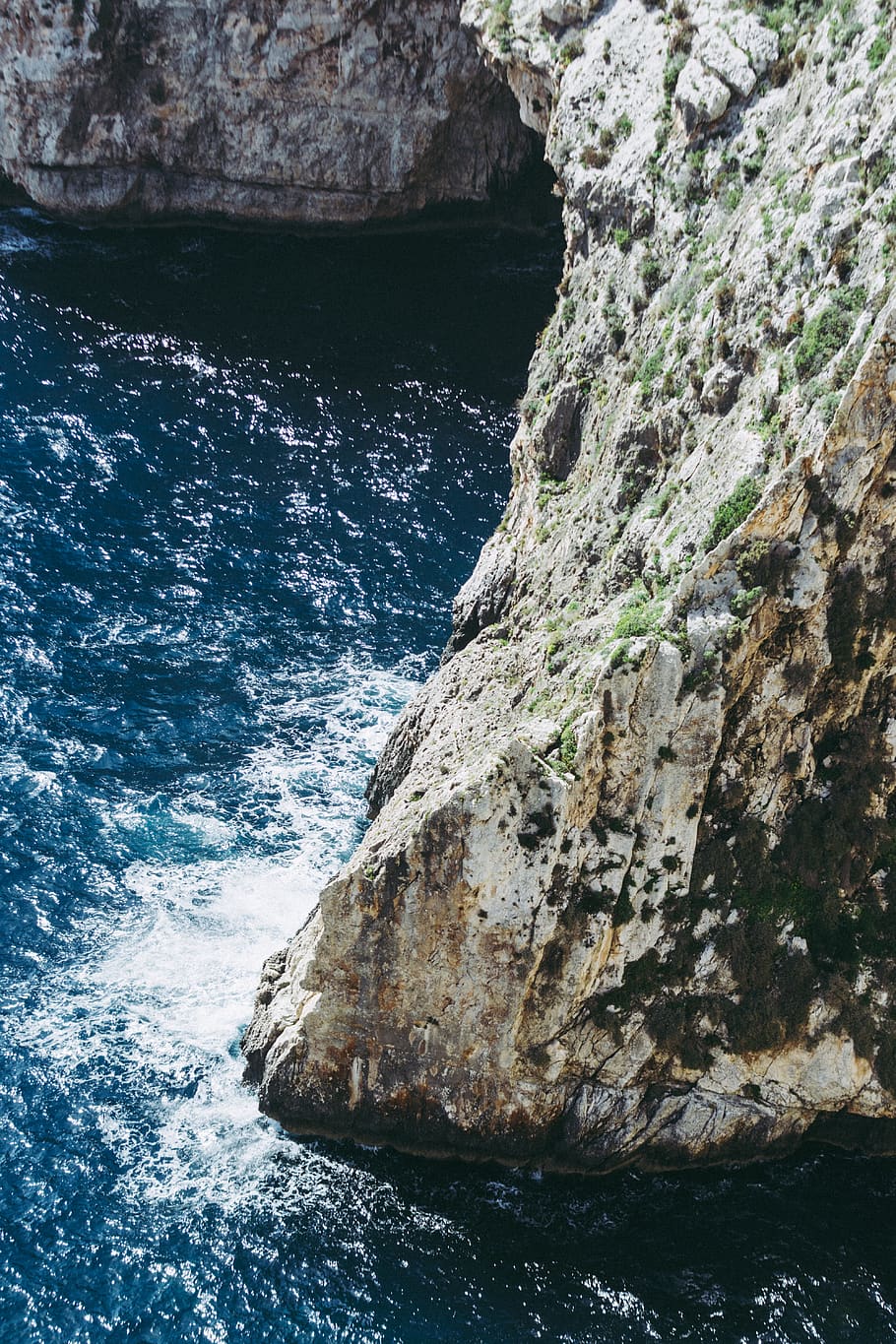 valurile oceanului, natură, stâncă, în aer liber, mare, ocean, Malta, apă, promontoriu, valurile marii, valuri, piatră, Pământ, concediu de odihna, echipa nikon, concediu, forta, explora, mare albastra, aventură, obiect de rocă, solid, formatie rock, nici o persoana, frumusețe în natură, zi, scenice - natura, mişcare, liniște, teren, stare brută, malul mării, texturată, geologie, erodate, 5K