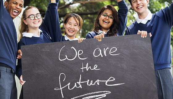 school, learn, students, forward, children, young people, positive, hope, board, write, prospects for the future, blackboard, group of people, happiness, smiling, emotion, women, young adult, education, child, graduation, adult, student, men, young women, university, togetherness, university student, cheerful, girls, teenager, positive emotion, outdoors, 4K, CC0, public domain, royalty free