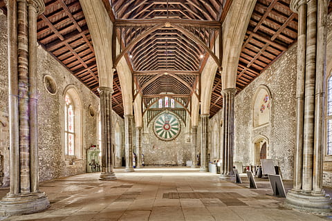 Marrone, vista edificio ad arco, architettura, struttura costruita, costruzione, la strada davanti, direzione, colonna architettonica, in casa, soffitto, luogo di culto, nessuno, religione, vuoto, arco, credenza, attrezzatura per l'illuminazione, giorno, portico, destinazioni di viaggio, spiritualità, il passato, ornato, pavimento piastrellato, 8K, CC0, dominio pubblico, privo di copyright
