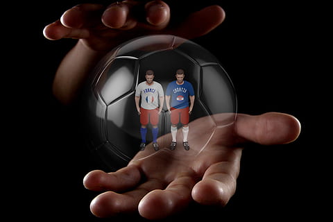 magi, fantasi, endelig, endgame, fotball VM 2018, VM 2018, ball, fortune teller, prognose, fifa, verdensmesterskap, Frankrike, kroatia, svart bakgrunn, studio skudd, representasjon, menneskelig kroppsdel, holding, menneskelig hånd, menneskelig representasjon, mannlig likhet, hånd, mennesker, hanner, innendørs, menn, kunst og Håndverk, barn, voksen, kreativitet, barndom, midt voksen, finger, digital kompositt, 5K, CC0, offentlig domene, opphavsrett gratis