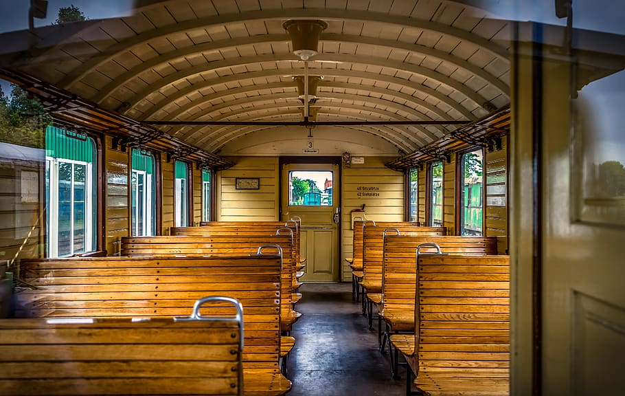 tren, vagó, compartiment, interior, ferrocarril, transport, viatjar, tren de fusta, vell, fusta, rústic, es va retirar, obsoleta, tancar, arquitectura, a l'interior, cap gent, arc, estructura construïda, buit, dia, absència, finestra, edifici, el camí a seguir, entrada, porta, seient, direcció, signe, il·luminat, transport públic, sostre, 5K