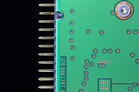 circuit, el substrat, pissarra, ordinador, digital, tècnica, PC, indústria, color verd, tecnologia, equipament, indústria electrònica, targeta de circuits, cap gent, primer pla, negocis, connexió, a l'interior, maquinària, plàstic, Font d'alimentació, xip d’ordinador, patró, fabricació d’equips, fabricació, fàbrica, comunicació, component elèctric, 5K, CC0, domini públic, lliure de regalies