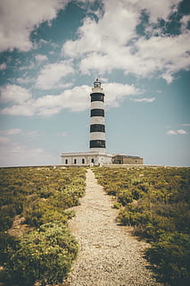 faro, nubi cumuliformi, blu, calma, cielo, percorso al faro, sentiero, pista, intemperie, Torre, costruzione, vecchio, architettura, paesaggio, spiaggia, natura, nuvola - cielo, direzione, struttura costruita, pianta, esterno dell'edificio, la strada davanti, erba, giorno, campo, terra, nessuno, all'aperto, crescita, luce del sole, 5K, CC0, dominio pubblico, privo di copyright