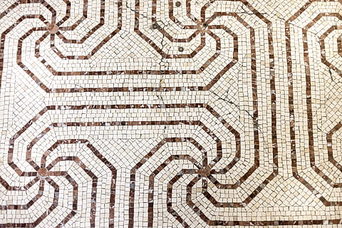 vanha laatta koostumus, abstrakti, taide, taustaa, tausta, keraaminen, crack, säröillä, koriste, koriste-, design, yksityiskohta, lattia, graniitti, sisusta, marmori, marmoroitu, materiaali, vanha, kuvio, rock, karkea, liuskekivi, sileä, kivi, rakenne, pinta-, kuvioitu, laatta, laatat, travertiini, seinä, valkoinen, taustat, koko kehys, muoto, ei ihmisiä, mosaiikki, tekstiili, taide ja käsityö, lattianpäällyste, paperi, arkkitehtuuri, sisällä, luovuus, lähikuva, geometrinen muoto, valkoinen väri, tarkistettu kuvio, kuvioitu vaikutus, 4K, CC0, public domain, rojaltivapaa