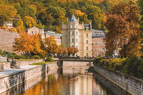 autunno, spa karlovy, variare, Repubblica Ceca, repubblica., albero, architettura, pianta, acqua, struttura costruita, esterno dell'edificio, natura, costruzione, fiume, giorno, ponte, nessuno, ponte - struttura fatta dall'uomo, destinazioni di viaggio, modificare, storia, il passato, lungomare, all'aperto, 4K