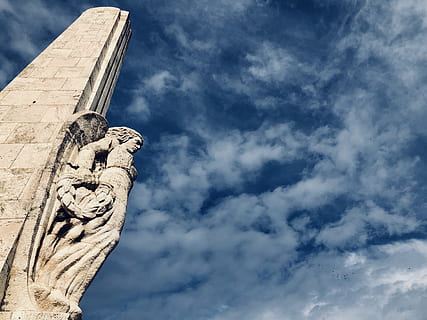 estàtua, protegir, protector, cel, protector de cel, tutor, galàxia, guardià de la galàxia, poder, poder de dona, guerrer, imposar, espera, parada, no passaràs, núvols, blau, temporada, viatjar, creatiu, núvol - cel, vista d’angle baix, escultura, art i artesania, representació humana, representació, arquitectura, cap gent, creativitat, història, religió, dia, artesania, naturalesa, el passat, espiritualitat, semblança masculina, memorial, a l'aire lliure, columna arquitectònica, àngel, 4K, CC0, domini públic, lliure de regalies