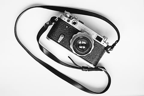 camera, retro, analoog, oud, wijnoogst, fotografie, lens, klassiek, film, 35mm, opening, nostalgie, uitrusting, Luik, technologie, antiek, focus, ontwerp, optisch, Russisch, Sovjet, gevoed, afstandsmeter, monochroom, geïsoleerd, fotografie thema's, witte achtergrond, studio opname, detailopname, enkel object, binnenshuis, stilleven, camera - fotografische apparatuur, geen mensen, retro gestileerd, uitknippen, reflectie, metaal, fotografische apparatuur, verbinding, hoge hoekmening, digitale camera, persoonlijk accessoire, 4K, CC0, publiek domein, royaltyvrij