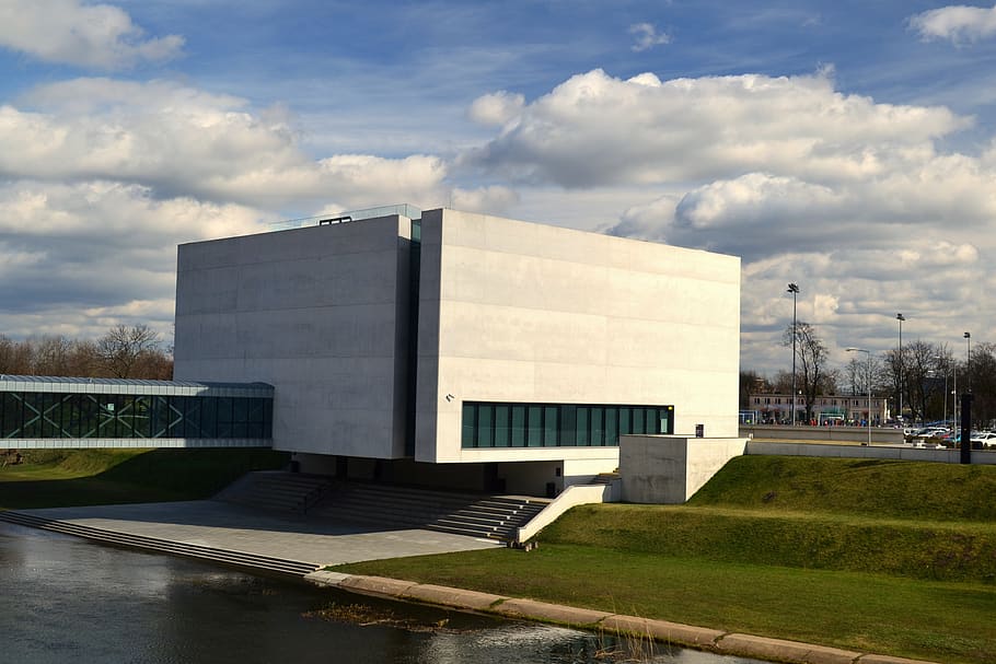 grumo, cielo, nuvole, costruzione, architettura, Poznan, nuvola - cielo, struttura costruita, esterno dell'edificio, natura, erba, giorno, città, nessuno, pianta, all'aperto, ufficio, moderno, fabbrica, riflessione, parco, formazione scolastica, sentiero, 4K