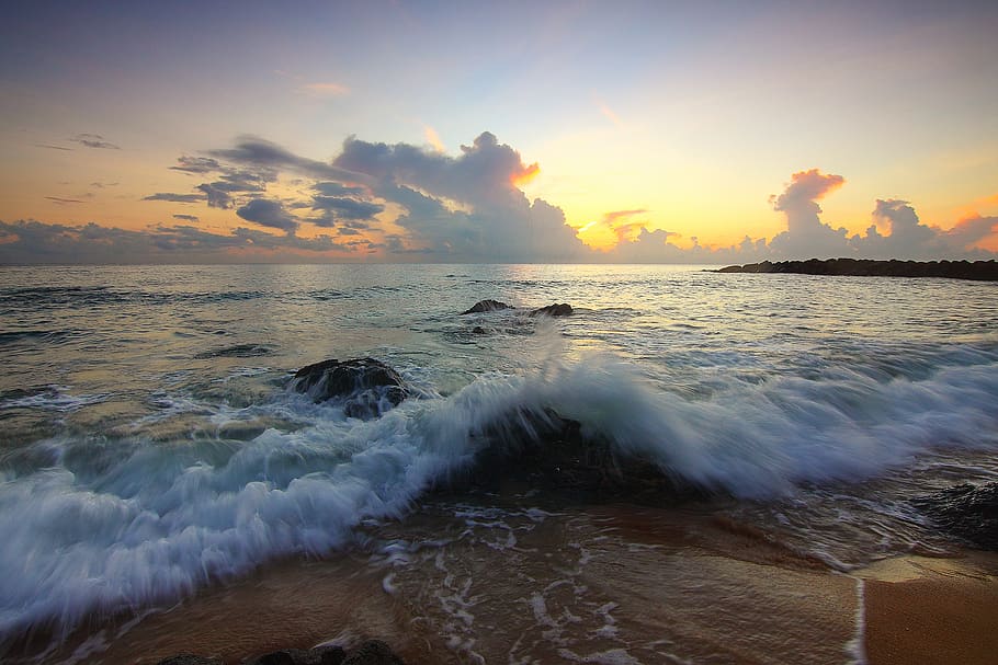 schiantarsi, onde del mare, d'oro, ora, spiaggia, nuvole, alba, cielo serale, paesaggio, lunga esposizione, natura, oceano, rocce, sabbia, mare, Schiuma marina, paesaggio marino, riva del mare, cielo, tramonto, acqua, onde, bellezza nella natura, scenics - natura, movimento, onda, nuvola - cielo, orizzonte sull'acqua, orizzonte, la tranquillità, terra, sport, scena tranquilla, colore arancione, idilliaco, nessuno, all'aperto, potere in natura, rottura, 1080P