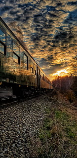 ciel, réflexe, les chariots, train, Transport ferroviaire, train - véhicule, transport, nuage - ciel, mode de transport, le coucher du soleil, Piste, la nature, chemin de fer, transport public, personne, transport de fret, train de marchandise, mouvement, véhicule terrestre, en plein air, Voyage, beauté dans la nature, chantier de manœuvre, wagon de chemin de fer, 4K, CC0, domaine public, libre de droits