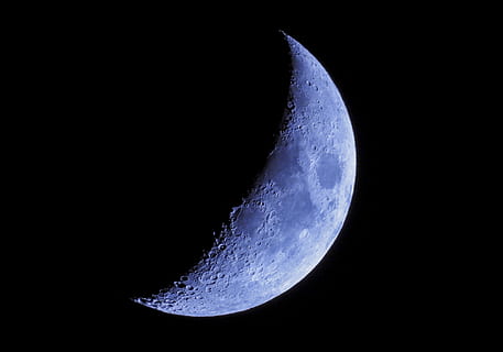 zils mēnes, naktī, telpa, astronomija, skaistums dabā, mēness virsma, mēness, nav cilvēku, pusmēness, raksturs, kopēt vietu, debesis, ārā, tuvplāns, izpēte, skatuves - daba, tumšs, zem ūdens, miers, dzīvnieku, planētu mēness, jūras, melns fons, 4K, CC0, publiskais domēns, bez atlīdzības
