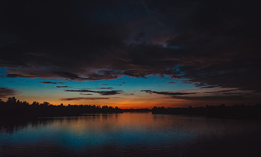 See, golden, Stunde, hinterleuchtet, Dämmerung, dramatisch, Indonesien, Natur, szenisch, Himmel, Sonnenaufgang, Sonnenuntergang, still, Wasser, wolke - himmel, Schönheit in der Natur, Szenen - Natur, Ruhe, ruhige Szene, Reflexion, Silhouette, keine Leute, Nacht-, Dramatischer Himmel, Ufergegend, idyllisch, Baum, draußen, dunkel, 5K, CC0, gemeinfrei, lizenzfrei
