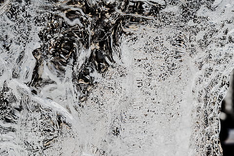 ijsblok, geen mensen, dag, natuur, fabriek, boom, buitenshuis, winter, koude temperatuur, boomstam, romp, groei, kalmte, detailopname, sneeuw, water, hoge hoekmening, getextureerde, land-, schoonheid in de natuur, ijskegel, 8K, CC0, publiek domein, royaltyvrij