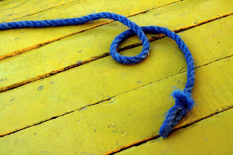 corda, fusta, pis, patró, formes, bloc, colors, groc, blau, encara, cap gent, metall, primer pla, dia, força, lligat, vista d’angle alt, connexió, a l'aire lliure, color verd, textura, seguretat, funció de construcció de parets, vell, material de fusta, forma, 4K